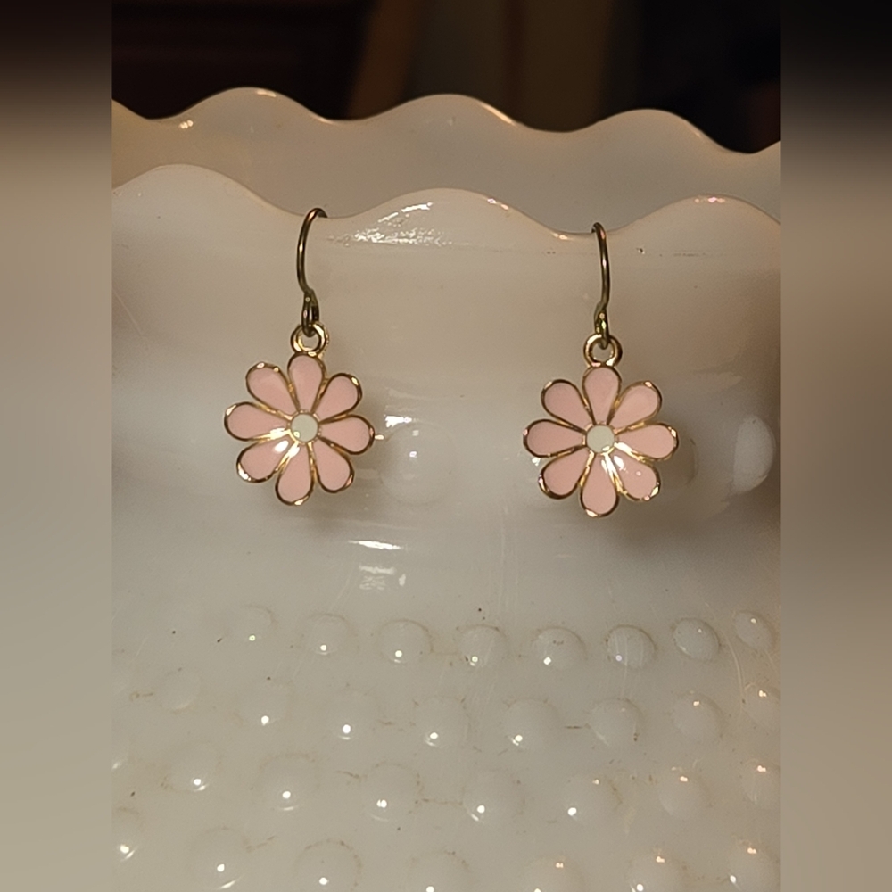 Dainty Pink & White Daisy Earrings With Gold Metal Trim